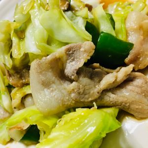 YOKO.TNKの作ってみた!投稿(【調味料2つ♪かんたん回鍋肉】ご飯がもりもり進む！)
