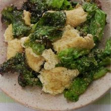 油揚げのサッと煮と揉みサニーレタスの胡麻和え