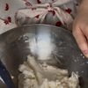 【包丁不使用！】焼き鳥缶で♡和風米粉ピザの工程1
