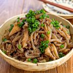 こんにゃくと舞茸《こってり♡腸活そぼろ炒め》