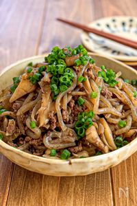 こんにゃくと舞茸《こってり♡腸活そぼろ炒め》