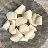冷凍里芋で！里芋のくるみみそマヨあえの工程1