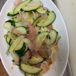 鶏皮坊主の作ってみた!投稿(生ハムが和風に変身《にんにくごま味噌サラダ》)