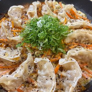 楽ラク手抜キッチン🐶🐾の作ってみた!投稿(とんこつ風 重ね煮 炊き餃子)