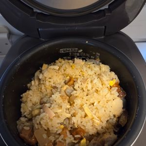 にゃんこさん🐱の作ってみた!投稿(おでんリメイク！炊き込みごはん♩濃いめの味！おこげが美味しい)