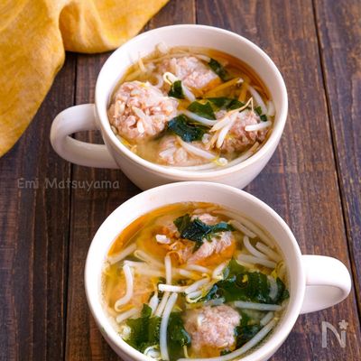 包丁不要!もやしたっぷり!もやし豚団子とわかめの旨味噌スープ