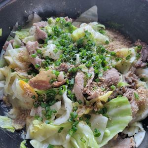 1バーバミーの作ってみた!投稿(【豚肉とキャベツのにんにく塩レモン炒め】さっぱり＆ガツン！)