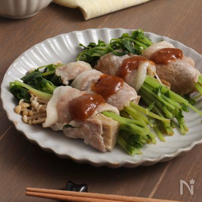 下準備いらず！豚肉の野菜巻き～ゴマソース添え～