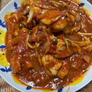 ゆくゆくの作ってみた!投稿(ご飯にもワインにも合う！手羽元と新玉ねぎのトマト煮込み)