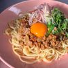 【焼きそば麺で簡単】みょうがと大葉香る和風キーマカレーまぜ麺の工程5