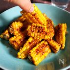 ＼こっちも病みつき♪／指までおいしい焼きとうもろこし