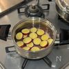 さつまいもの塩はちみつレモン煮の工程2