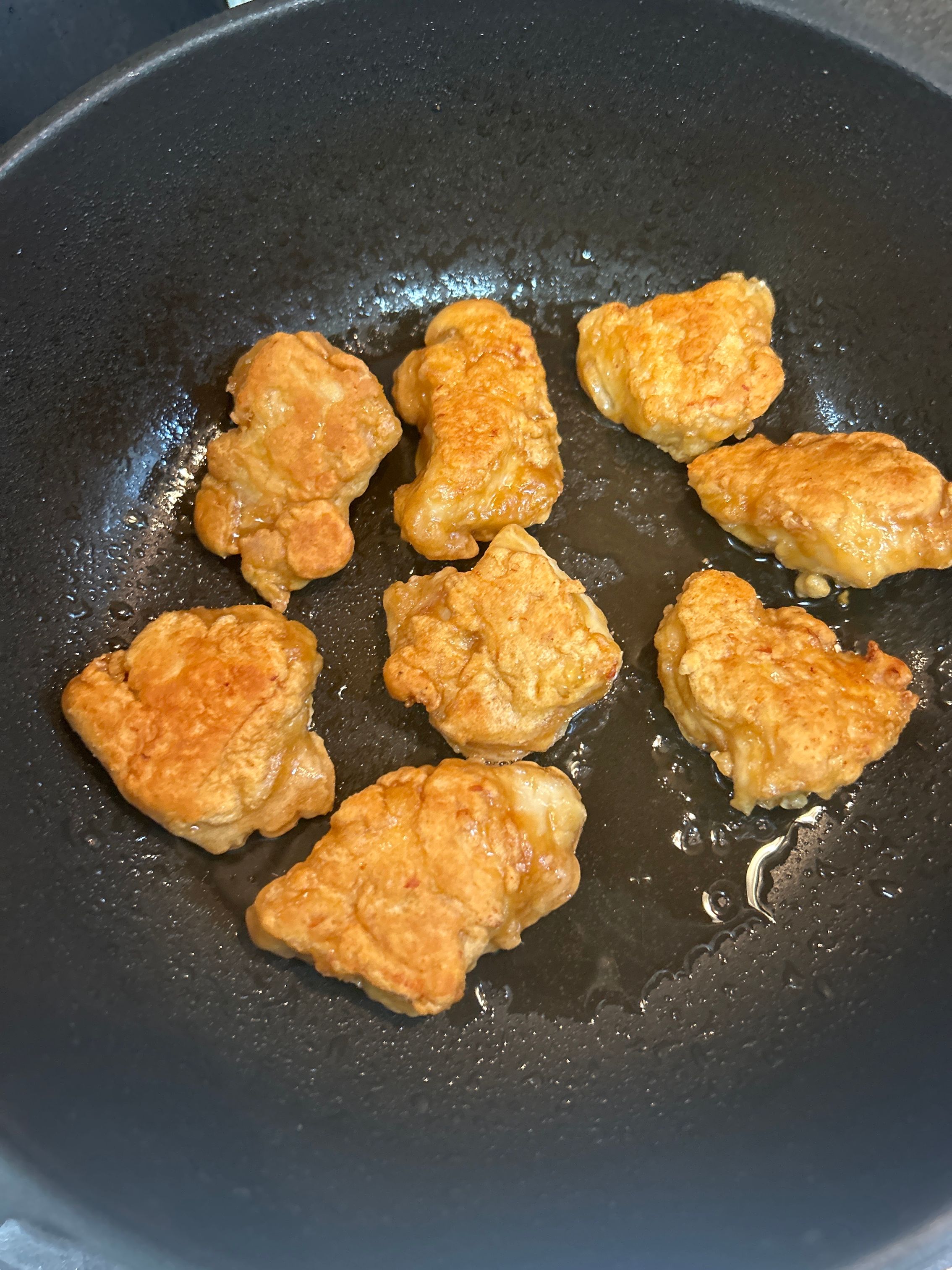 焼くだけ簡単！【鶏むね肉のガーリック醤油】しっとりコクうま♡の作っ