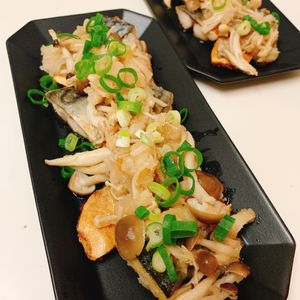 りんの作ってみた!投稿(銀座の和食処①さばときのこのバタポンみぞれ和え🤩)