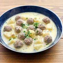 つなぎなし肉団子とジャガイモのマスタードクリーム煮
