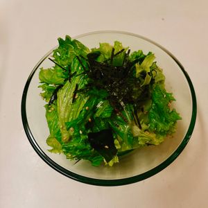 りんの作ってみた!投稿(韓国風サラダ☆『レタスとわかめと胡麻のナムル風サラダ』)