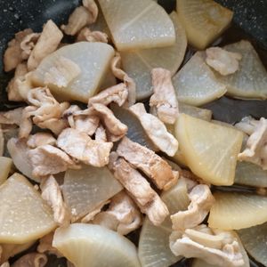 ゴマプーの作ってみた!投稿(『豚バラ大根』フライパンで10分♪味がしみしみ♡)