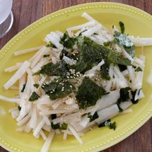 【3分で完成】あと1品に便利！大根と海苔のコク旨サラダ