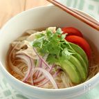 アボカドと鶏のエスニックそうめん