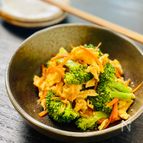 いつものサラダに飽きたら【ブロッコリーと炒り卵の胡麻酢和え】