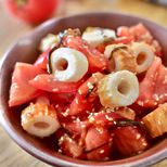 ［冷やしておいしい！トマトとちくわの塩こん和え］おつまみに◎