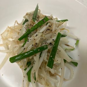 ミントミントの作ってみた!投稿(レンジで3分！にらともやしのカラフルナムル【簡単・ヘルシー】)