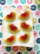 キウイといちごジャムでスイカトースト♪