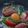 簡単！【ジョンソンヴィルと彩り野菜のライスペーパーガレット】の工程2
