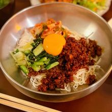 食べる手が止まらない。旨すぎる【ビビンそうめん】