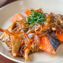 パパッと簡単に‼︎鮭のたっぷり野菜あんかけ🐟