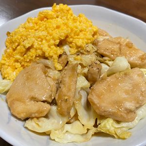 1465412料理経験3年生の作ってみた!投稿(ワンパン10分！【鶏むね肉とキャベツのバターポン酢炒め】)
