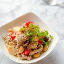 豚肉とキノコと蒸し大豆のバジル炒め