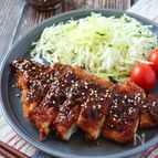 ソースが決め手！鶏むねチキンカツの特製ごまソース【丼にも！】