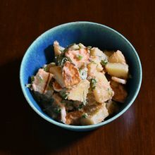 新じゃがいもと焼はんぺんのタラモサラダ風