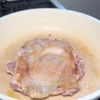 ワンパンで簡単！生米から作るレモンチキンパエリアの工程1