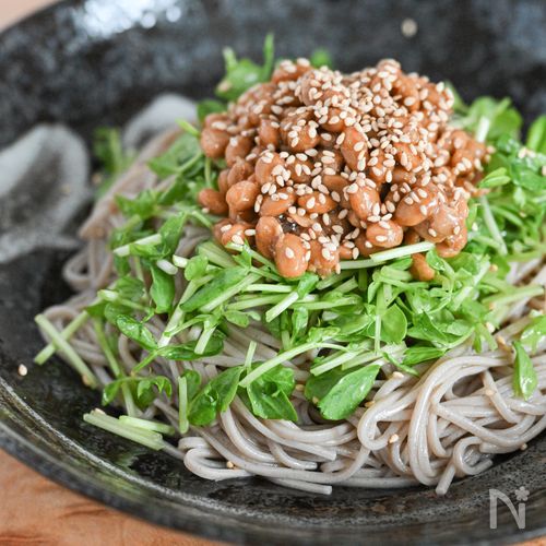 暑い日でも食べやすい！納豆と豆苗の和えそば