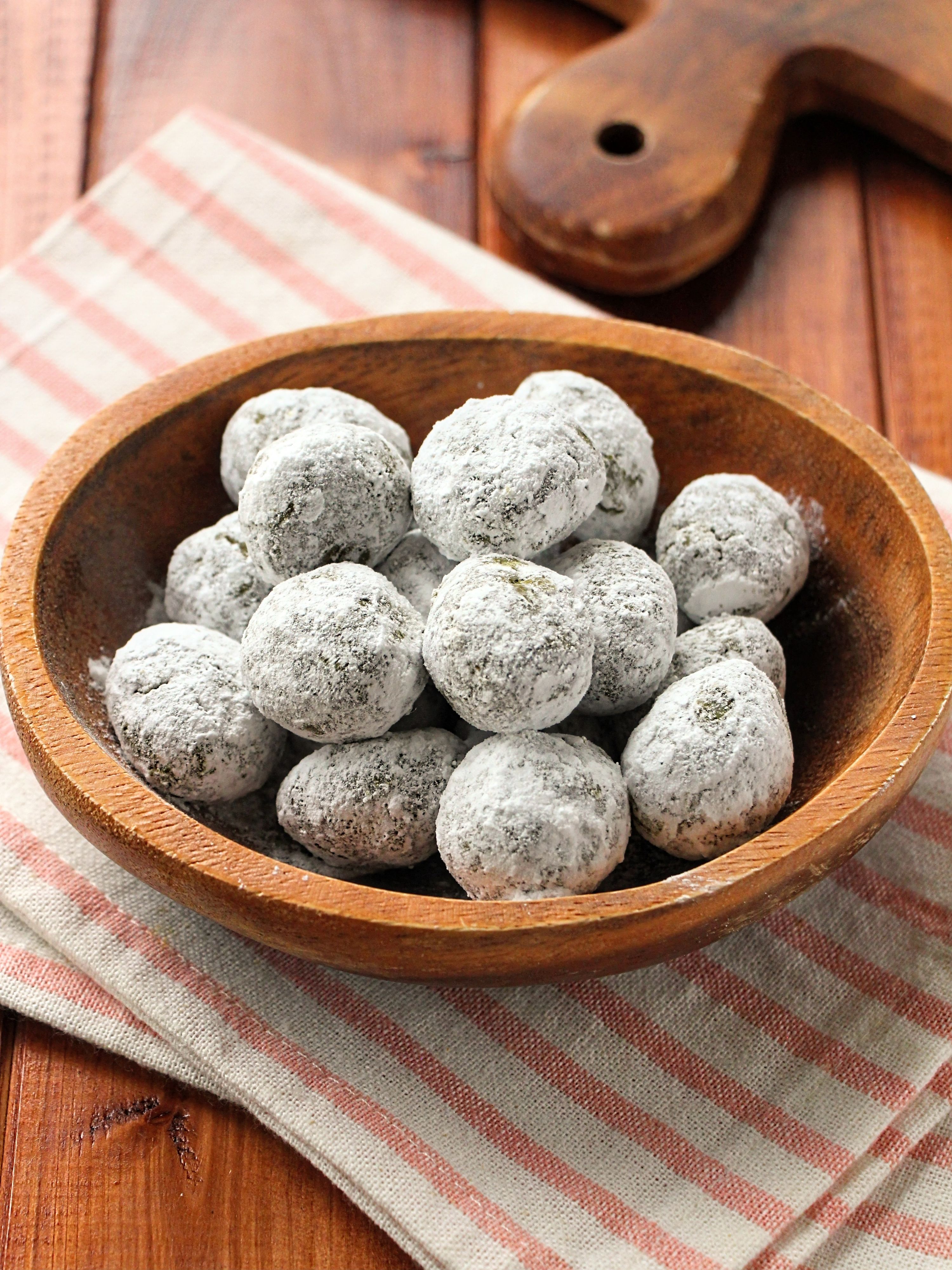 抹茶のスノーボール】ポリ袋でまとめて焼くだけ！ | レシピサイトNadia