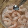 煮込み5分!【海老のトマトクリームカレー】の下準備