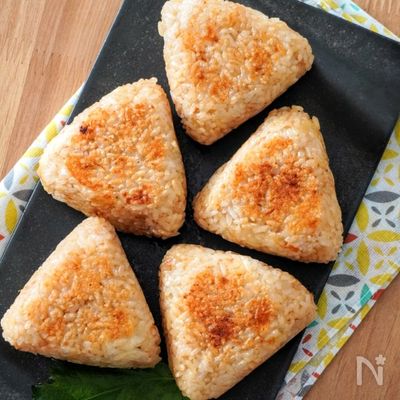 おかかチーズ焼きおにぎり