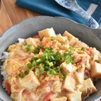 【厚揚げとカニカマのとろうまあんかけ丼】コスパ抜群！