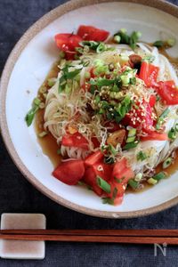 トマトのしらすオイルがけそうめん。