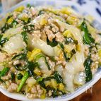 行列の中華屋さんの🍚ニラと白菜の鶏そぼろ中華あんかけ😋