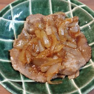 ゆの作ってみた!投稿(【10分で!定食屋さんの豚肉の生姜焼き】黄金比で簡単やわらか)