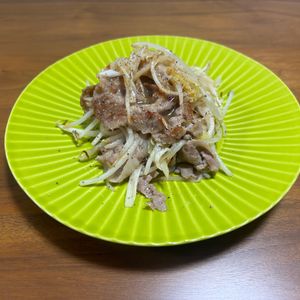 こむぎの作ってみた!投稿(10分爆速おかず♬【豚こまネギのうま塩炒め】食欲そそる♡)