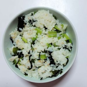 ふうかの作ってみた!投稿(小松菜とワカメの混ぜごはん)