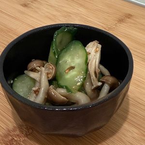 ともとらの作ってみた!投稿(レンジで簡単♪きゅうりとしめじの中華和え)