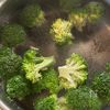 ごま香る♪ブロッコリーとまいたけの豆腐サラダの工程3