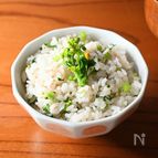 刻んで混ぜるだけ！菜の花と梅の混ぜごはん