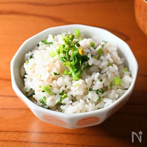 刻んで混ぜるだけ！菜の花と梅の混ぜごはん