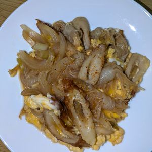 joe sanの作ってみた!投稿(ご飯もりもりヘルシー和食🍚白滝のすき煮風とろとろ卵炒め😋)